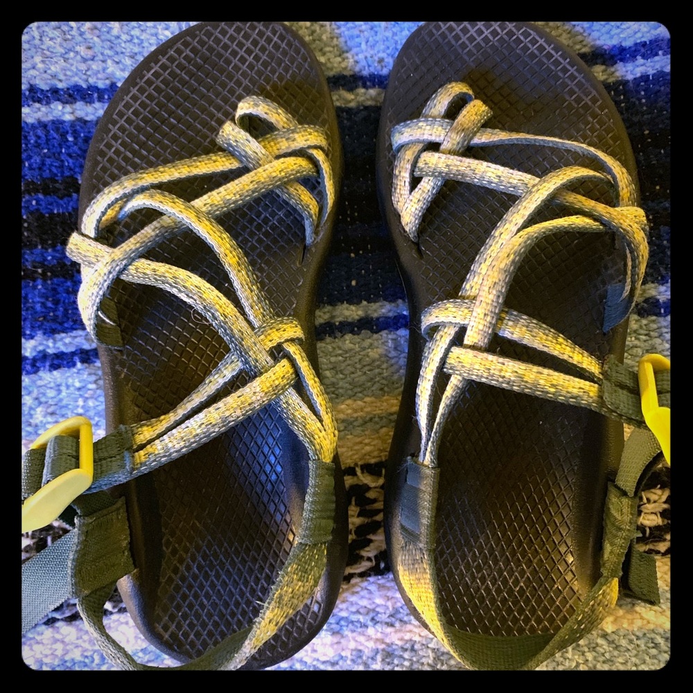 Women’s Chaco size 6